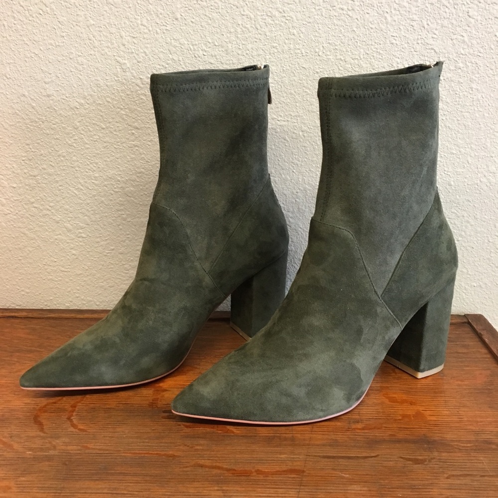 Gorgeous NIB Barney’s New York suede ankle boots